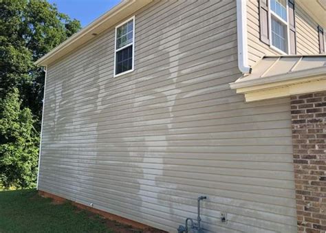 oxidation on vinyl siding